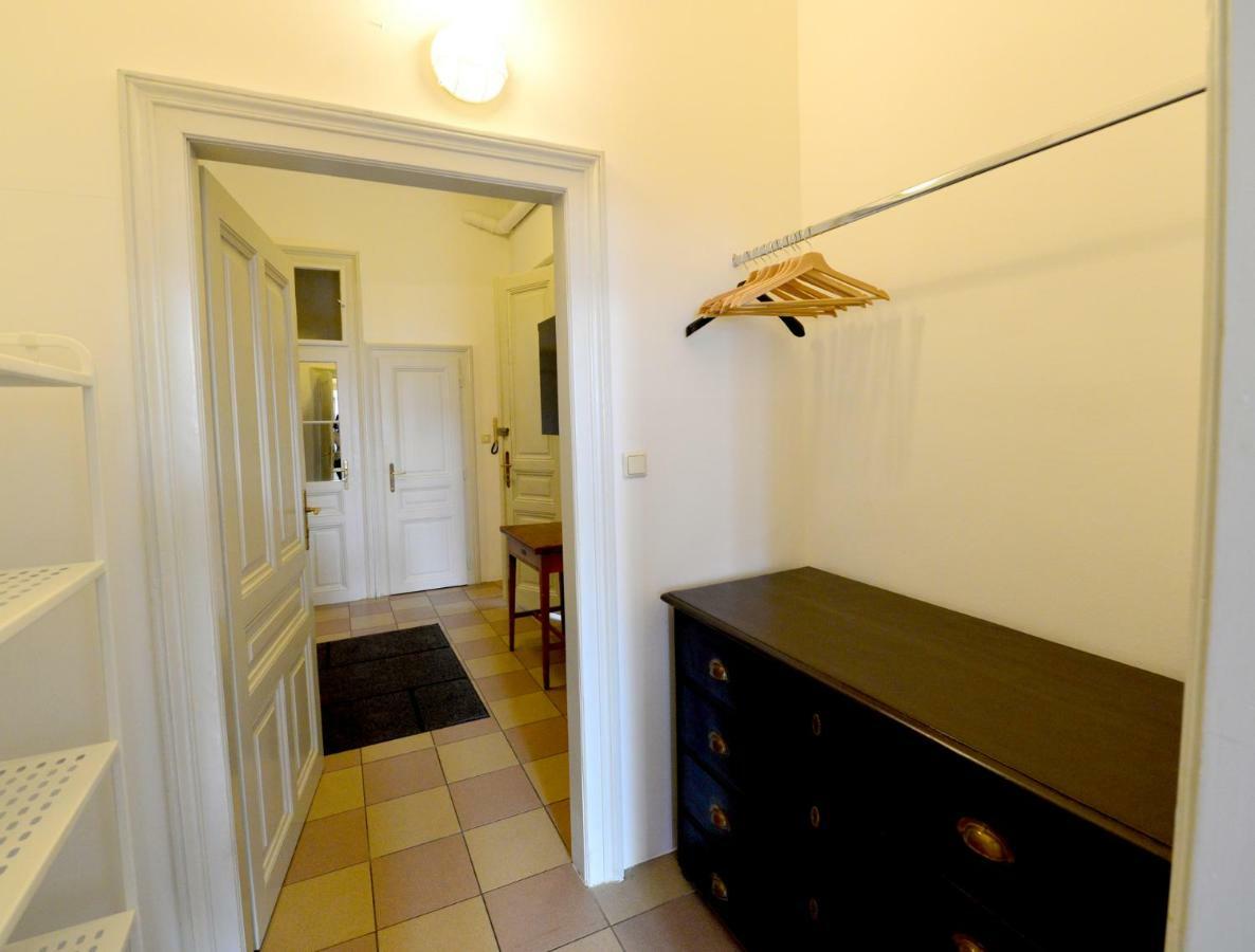 Top Flat - 1 Free Parking Space At The Metro Vienna Exterior photo